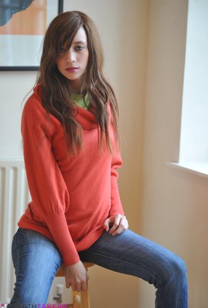 Breath Takers offers a xxx picture gallery with Simone exhibit beautiful body